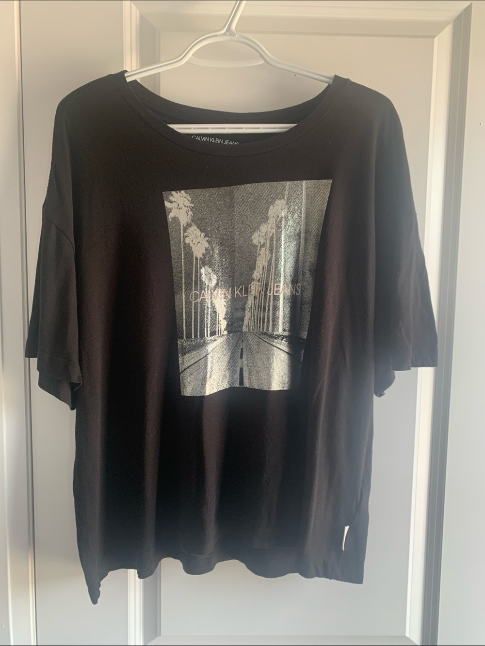 Calvin Klein Jeans Cropped Black Tee with Grey Palm Photo Graphic
